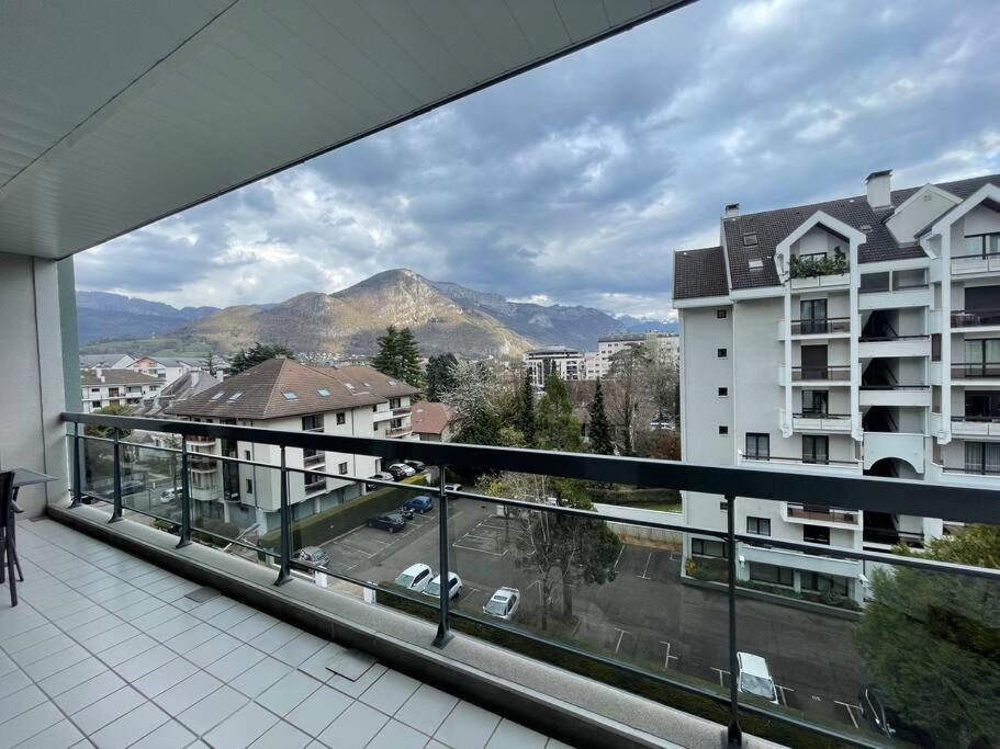 Le Mont-Veyrier, Parking Et Vue Lägenhet Annecy Exteriör bild